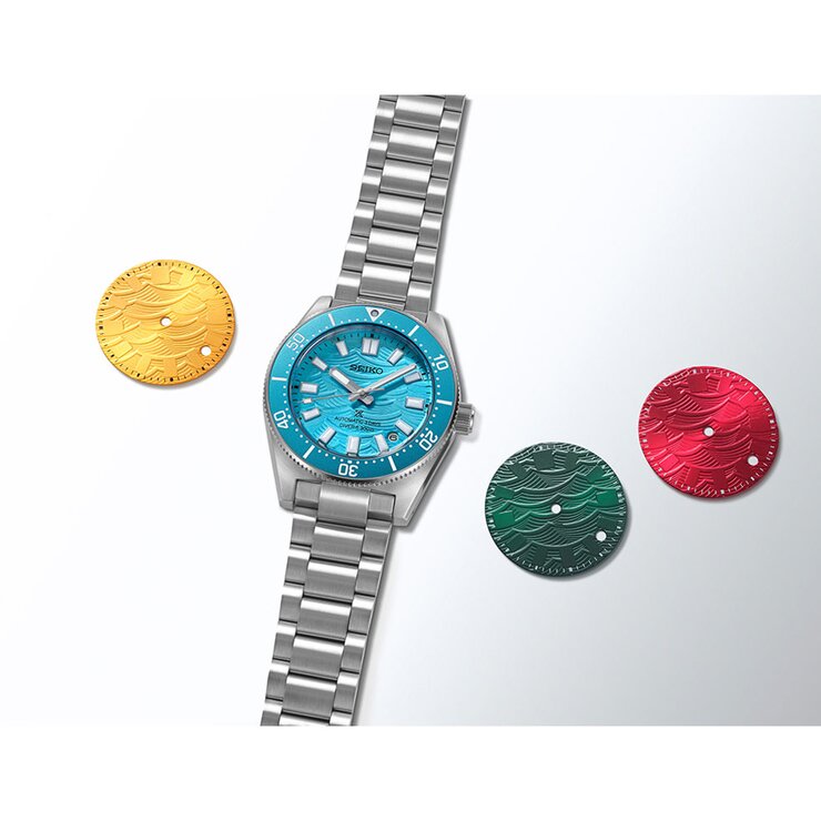 Seiko horloge met een kast in staal, met een wijzerplaat in het blauw en een diameter van 40 mm