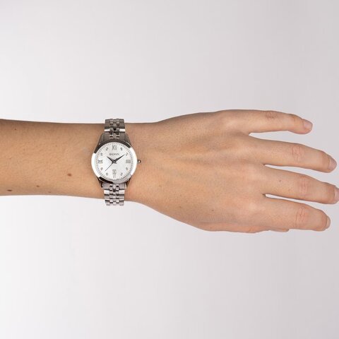 Balmain horloge met een kast in staal, met een wijzerplaat in het parelmoer met  briljant en een diameter van 30 mm
